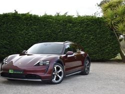 Vermelho Usado 2022 Porsche Taycan Sedan | € 118.000