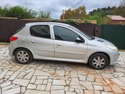 Usado 2011 Peugeot 206+ Citadino | € 3.300