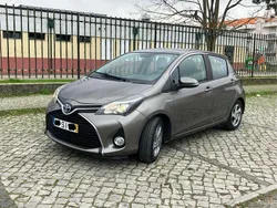 Usado 2017 Toyota Yaris Hybrid Sedan | € 13.900 (Preço justo)