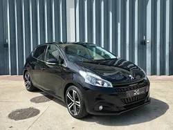 Preto Usado 2019 Peugeot 208 GT-line Citadino | € 12.900 (Preço justo)