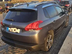 Cinzento Usado 2015 Peugeot 2008 Style SUV | € 8.950 (Bom preço)