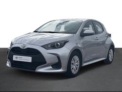 Cinza (pintura metalizada) Usado 2023 Toyota Yaris Comfort | € 17.750 (Preço justo)