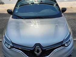 Cinzento Usado 2018 Renault Captur SUV | € 12.500 (Bom preço)