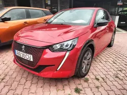 Vermelho Usado 2023 Peugeot e-208 Allure Citadino | € 24.950 (Preço elevado)
