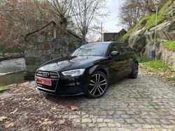 Preto (metalizado) Usado 2018 Audi A3 Sportback Design Citadino | € 15.500 (Preço justo)