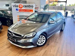 Cinza Usado 2016 Mercedes A180 Urban Citadino | € 16.400 (Preço justo)
