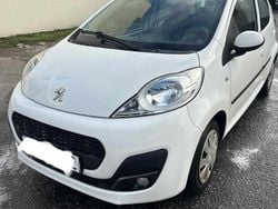 Branco Usado 2012 Peugeot 107 Citadino | € 4.950 (Preço justo)
