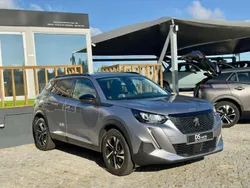 Cinzento Usado 2022 Peugeot 2008 Allure SUV | € 23.900 (Preço justo)