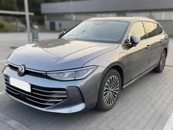 Cinzento Usado 2024 VW Passat Carrinha | € 53.500