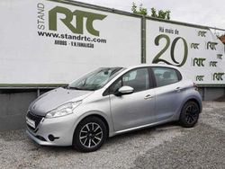 Cinzento Usado 2013 Peugeot 208 Active Citadino | € 9.600 (Preço justo)