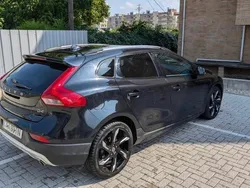 Preto Usado 2013 Volvo V40 CC Carrinha | € 16.200