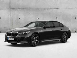 Preto sapphire metalizada Usado 2023 BMW 520 Comfort Edition Sedan | € 63.946