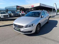 Cinzento Usado 2016 Volvo V60 R-Design Carrinha | € 13.500