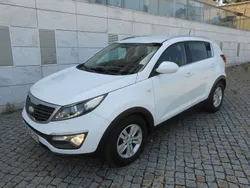 Branco Usado 2013 Kia Sportage SUV | € 9.450