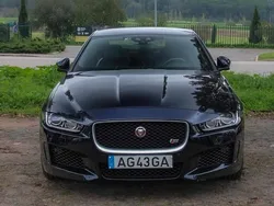 Azul Usado 2016 Jaguar XE Supercharged Sedan | € 26.999