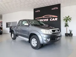 Cinza Usado 2009 Toyota HiLux Pickup | € 23.900