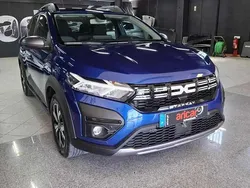 Azul Usado 2023 Dacia Sandero Citadino | € 16.990 (Preço justo)