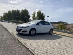Usado 2013 Opel Astra Sedan | € 5.000 (Bom preço)