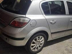 Usado 2006 Opel Astra Sedan | € 2.700 (Caro)