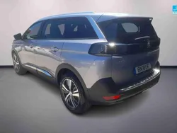 Cinzento Usado 2024 Peugeot 5008 Monovolume | € 34.990 (Preço justo)