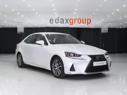 Branco Usado 2020 Lexus IS300h Executive Line Sedan | € 23.490