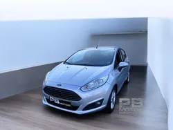 Cinzento Usado 2015 Ford Fiesta Citadino | € 11.250 (Preço justo)