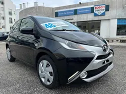 Preto Usado 2018 Toyota Aygo X-play Citadino | € 14.750 (Preço justo)