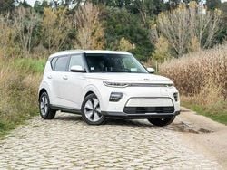 Branco Usado 2021 Kia Soul EV SUV | € 19.850 (Preço justo)
