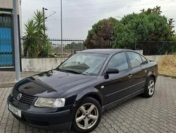 Usado 2000 VW Passat Sedan | € 2.500