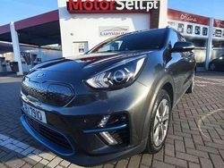 Cinza escuro Usado 2021 Kia e-Niro Premium SUV | € 24.400 (Preço justo)