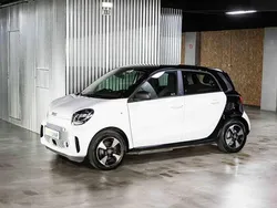 Branco Usado 2021 Smart ForFour Electric Drive Passion | € 11.450 (Preço justo)