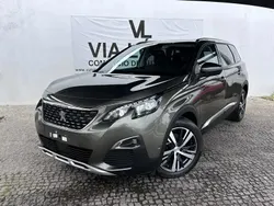 Cinzento Usado 2020 Peugeot 5008 Allure Monovolume | € 22.900 (Preço justo)