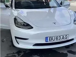Branco Usado 2020 Tesla Model 3 Standard Range Plus Sedan | € 25.000 (Preço justo)