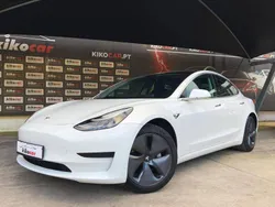 Branco Usado 2019 Tesla Model 3 Standard Range Plus Sedan | € 20.750 (Preço justo)