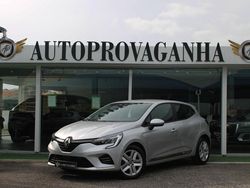 Cinza Usado 2022 Renault Clio V Evolution | € 16.450 (Preço justo)