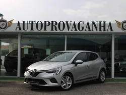 Cinza Usado 2022 Renault Clio V Evolution | € 16.900 (Preço justo)