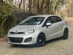 Cinza Usado 2012 Kia Rio EX Citadino | € 7.500 (Preço justo)
