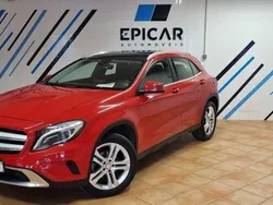 Vermelho Usado 2016 Mercedes GLA180 Urban SUV | € 21.200 (Preço justo)