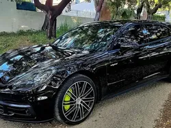 Preto Usado 2019 Porsche Panamera S E-Hybrid Sport Turismo Sedan | € 74.990 (Preço justo)