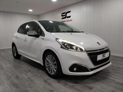 Branco Usado 2016 Peugeot 208 Citadino | € 12.450 (Preço elevado)