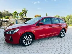 Vermelho Usado 2017 Hyundai i30 Carrinha | € 11.500