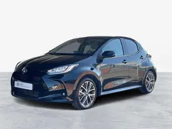 Preto (pintura metalizada) Usado 2024 Toyota Yaris Luxury Sedan | € 27.750 (Preço elevado)