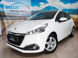 Branco Usado 2018 Peugeot 208 Active Citadino | € 9.750 (Preço justo)