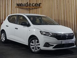 Branco Usado 2021 Dacia Sandero Essentiel Citadino | € 11.990 (Bom preço)