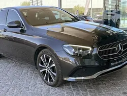 Cinza graphite Usado 2023 Mercedes E300 Avantgarde Sedan | € 58.900