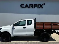 Branco Usado 2018 Toyota HiLux Pickup | € 28.999 (Preço justo)