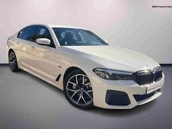 Branco Usado 2022 BMW 520 Comfort Edition Sedan | € 36.490 (Bom preço)