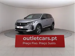 Cinzento médio metalizado Usado 2024 Peugeot 5008 Allure Monovolume | € 31.990 (Bom preço)