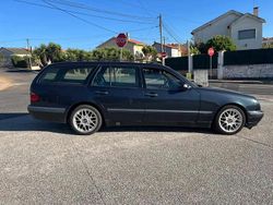 Azul Usado 2003 Mercedes E220 Carrinha | € 4.000