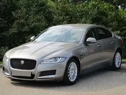 Dourado Usado 2017 Jaguar XF Prestige Sedan | € 19.800